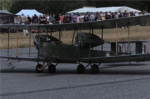 http://forums.modelflying.co.uk/sites/3/images/member_albums/32657/Vimy_small1.JPG