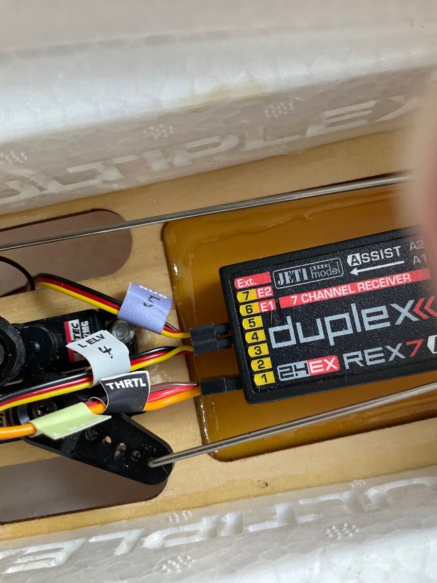 Coloured servo plug shells Gadgets and Electronics RCM&E Home of