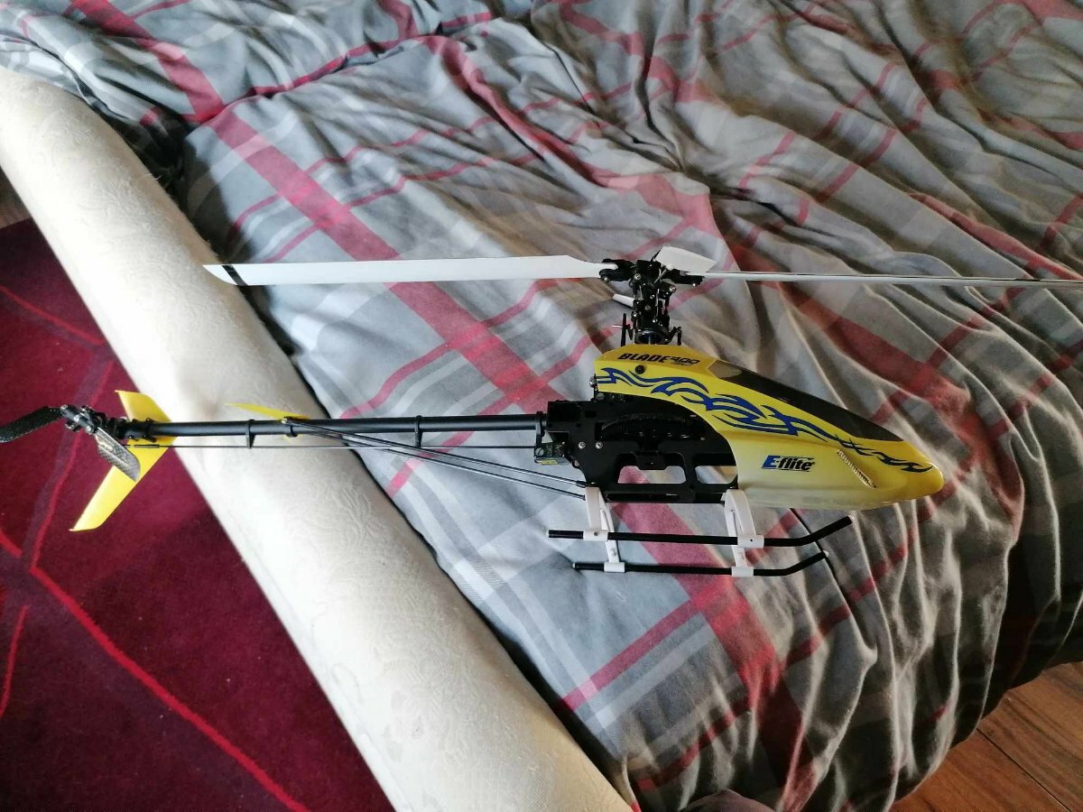 Blade 2024 400 helicopter